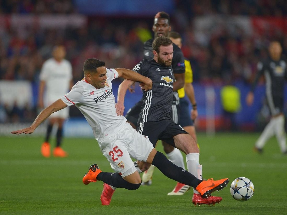 Sevilla vs MU masih tanpa gol di babak pertama. (Foto: Aitor Alcalde/Getty Images)