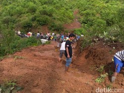 Listrik di Lokasi Longsor yang Tewaskan 5 Orang di Brebes Dipadamkan