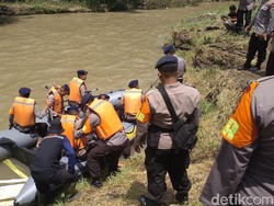 Pemuda Cirebon Hilang Saat Tradisi Terjun ke Sungai Cipager