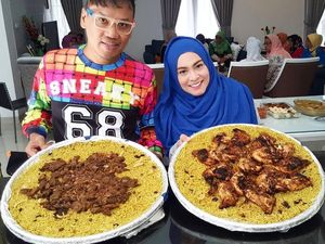 Begini Keseruan Uya Kuya dan Keluarga Saat Makan Enak