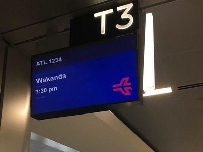 Wakanda Forever! Reaksi Kocak Soal Jadwal ke Wakanda di Bandara Atlanta