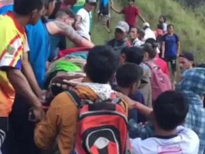 Saat Petugas Damkar Inggris Ikut Selamatkan Perempuan di Bali Saat Petugas Damkar Inggris Ikut Selamatkan Perempuan di Bali