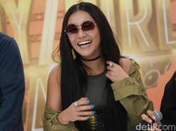 Denada Didukung Mantan Suami Kejar Netizen yang Berkata Kasar ke Anaknya