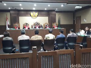 Eks Bos Quadra Sebut Ruko untuk Adik Gamawan Disamarkan Jual-Beli Eks Bos Quadra Sebut Ruko untuk Adik Gamawan Disamarkan Jual-Beli