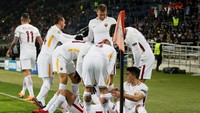 Di lapangan, Roma memimpin duluan lewat gol Cengiz Under. Gol di menit ke-41 itu membuat tim tamu menuntaskan babak pertama dengan keunggulan. (Foto: Gleb Garanich/Reuters)
