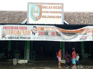 Banjir Belum Surut, Puluhan Warga di Jombang Bertahan di Pengungsian