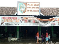 Banjir Belum Surut, Puluhan Warga di Jombang Bertahan di Pengungsian