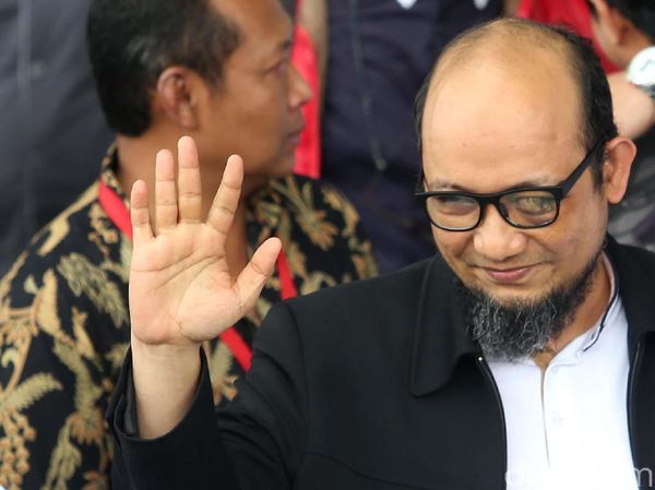 Before-After Novel Baswedan Jalani Operasi Mata di Singapura