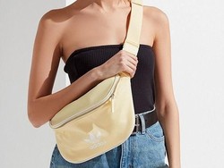 Kalau Lapar, Kamu Bisa Makan Langsung dari Tas Pinggang Ini