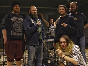 Pria Ini Buktikan Heavy Metal Bisa Cegah Depresi