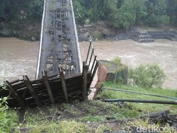 Jembatan Lama Kranggan Temanggung Ambrol