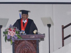 Raih Doktor HC Undip, Prasetyo Bacakan Pidato Inovasi Penegakan Hukum