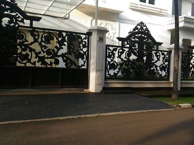 Melihat Rumah Mewah OSO yang Jadi Lokasi Syukuran Hanura