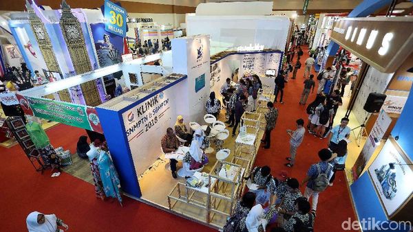Keseruan Para Pelajar Serbu Pameran Education & Training Expo 2018