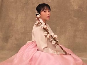 Netizen Dihebohkan dengan Wajah Penyanyi Hong Jinyoung Sebelum Oplas Netizen Dihebohkan dengan Wajah Penyanyi Hong Jinyoung Sebelum Oplas