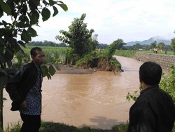 1.200 KK di Kediri Terdampak Banjir, Aktivitas Warga Terganggu