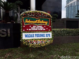 Karangan Bunga hingga Panggung di KPK Siap Sambut #Novelkembali Karangan Bunga hingga Panggung di KPK Siap Sambut #Novelkembali