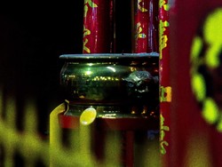 Kedamaian Imlek di Kelenteng Semarang