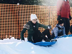 Sehat dengan Cara Menyenangkan ala Yuki Kato: Main Ski