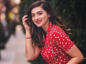 Foto: Terpesona dengan Andreea Cristina, Model Cantik yang Hobi Travelling