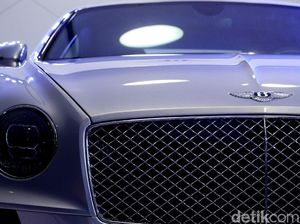 Perakitan 1 Mobil Bentley Butuh 133 Jam Perakitan 1 Mobil Bentley Butuh 133 Jam