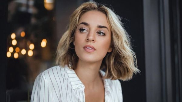 Cantiknya Allie Ayers, Mantan Programmer yang Alih Profesi Jadi Model Seksi