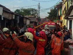 Ruko Sembako di Pulo Gebang Terbakar Akibat Obat Nyamuk