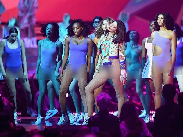 Dua Lipa Super Seksi di Brit Awards 2018