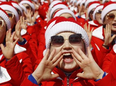 Aksi Cheerleader Korea Utara di Olimpiade Musim Dingin