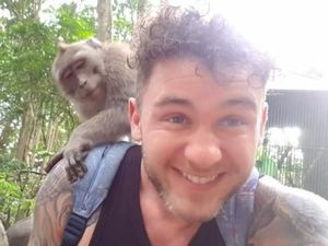 Ini Sosok Damkar Inggris yang Selamatkan Wanita Jatuh di Gunung Batur Ini Sosok Damkar Inggris yang Selamatkan Wanita Jatuh di Gunung Batur