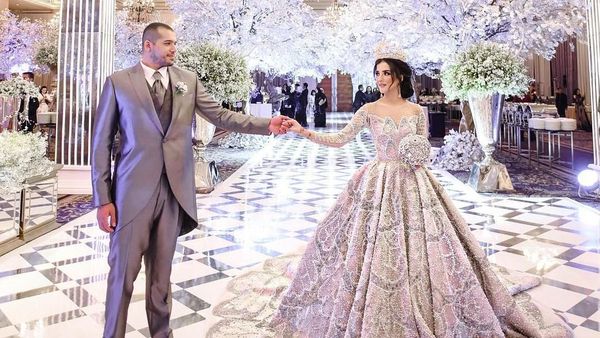 5 Pernikahan Mewah Selebgram Indonesia, Gaun Menyala hingga ala Cinderella