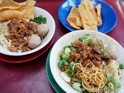 Mie Ayam dan Mie Yamien Murah Enak Ada di Sini