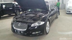 Melihat Mulusnya Jaguar Sanusi yang Dilelang Rp 448 Jutaan