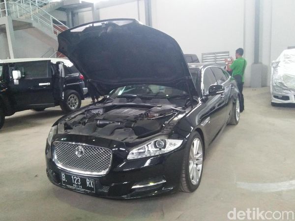 Melihat Mulusnya Jaguar Sanusi yang Dilelang Rp 448 Jutaan