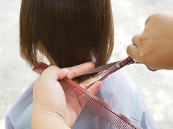 Viral Netizen Bagikan Tips Mudah Potong Rambut Anak Pakai Masker Medis