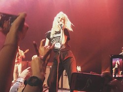 5 Merchandise Band Paling Aneh di Dunia, Pisau Lipat hingga Dildo