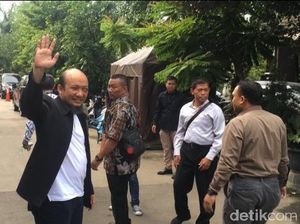 Pulang ke Rumah, Novel: Saya Harap Penyembuhan Lebih Cepat Pulang ke Rumah, Novel: Saya Harap Penyembuhan Lebih Cepat