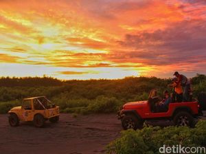 Foto: Serunya Naik Jip di Parangtritis