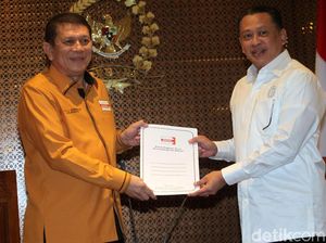 Ketua Fraksi Hanura Berganti Ketua Fraksi Hanura Berganti