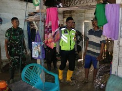 Dua Rumah di Bojonegoro Roboh Diterjang Luapan Kali Pacal