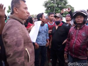 Bupati Sukoharjo Resmi Tutup PT RUM, Warga Membubarkan Diri