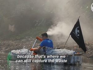 Tentang Aksi Bule Prancis yang Sebut Citarum Sungai Paling Tercemar