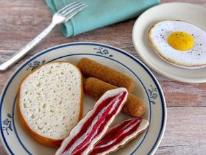 Terbuat dari Sulaman Benang, 10 Makanan Ini Terlihat Persis Aslinya