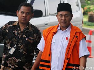 Bupati Lampung Tengah Kampanye saat Diperiksa KPK