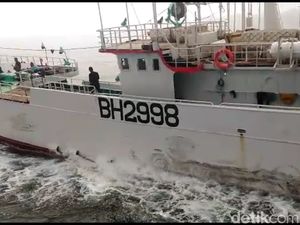 Muatan Diduga Sabu Jumlah Besar dari Kapal Berbendera Taiwan Muatan Diduga Sabu Jumlah Besar dari Kapal Berbendera Taiwan