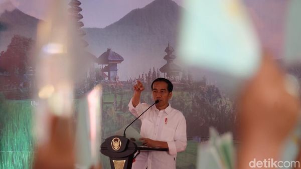 Momen Jokowi Pidato di Lokasi Perang Puputan
