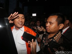 Bupati Lampung Tengah Mustafa Dituntut 4,5 Tahun Penjara
