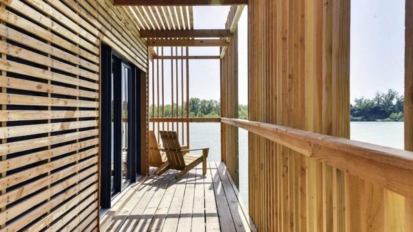 Hotel di Atas Air, Gimana Ya Rasanya?