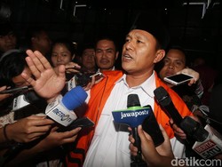 Berkas Lengkap, Bupati Lampung Tengah Nonaktif Segera Disidang
