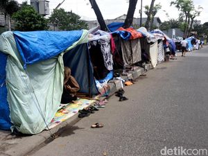Pencari Suaka di DKI Disorot Dunia, Sandi: Itu Kewenangan Pusat Pencari Suaka di DKI Disorot Dunia, Sandi: Itu Kewenangan Pusat
